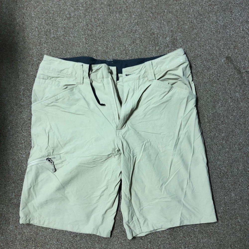 Patagonia shorts size 32